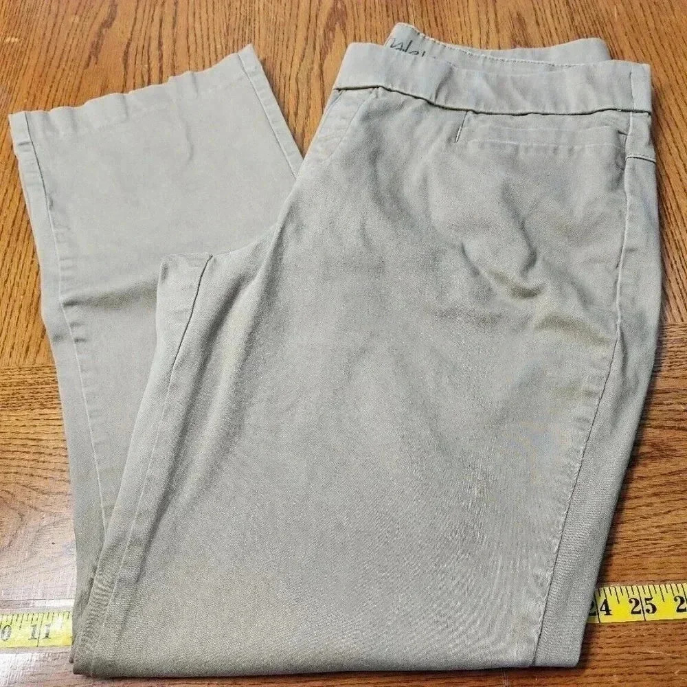 Lee Style Up Khaki Pull-On pants Plus Size 18M, Inseam 30"